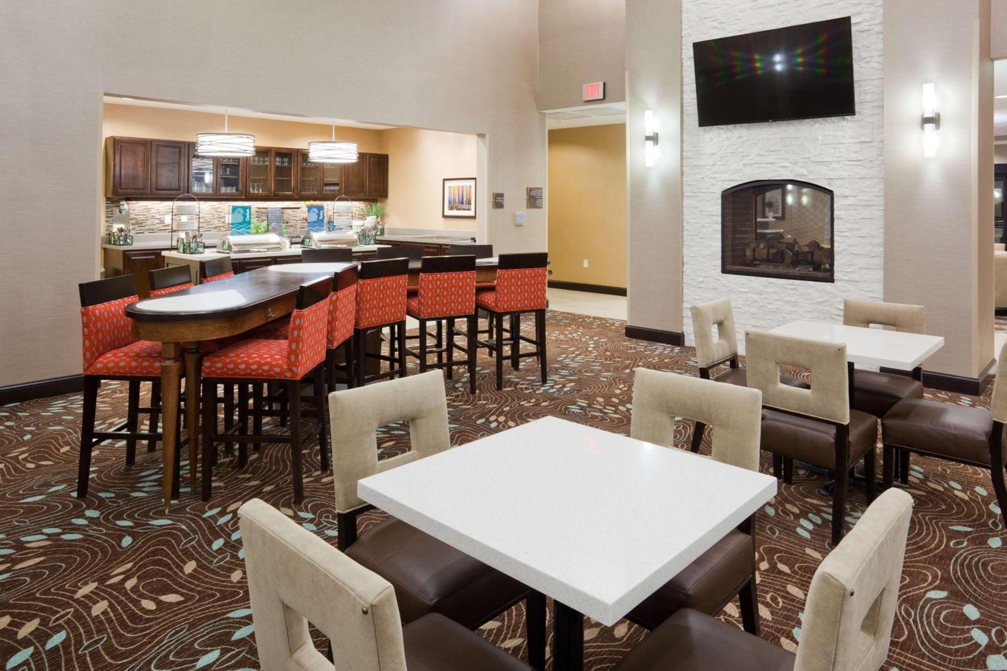 Homewood Suites Davenport Bettendorf Exterior photo