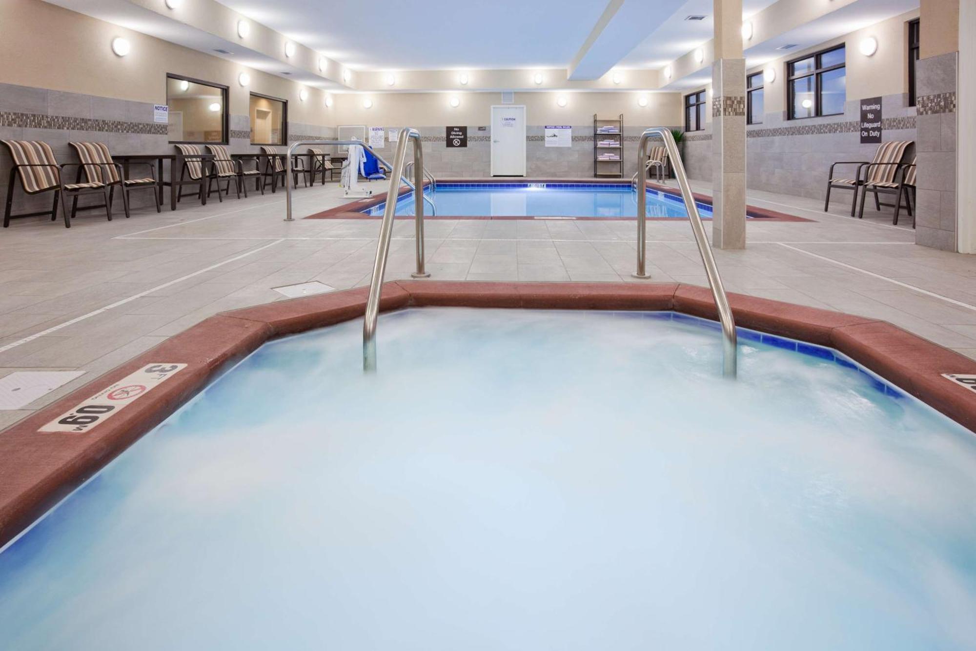 Homewood Suites Davenport Bettendorf Exterior photo